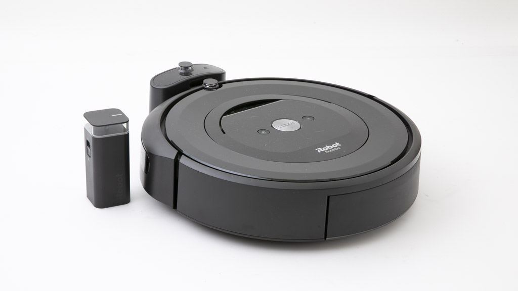 iRobot Roomba vs Shark Robovac Detailed Comparison Digital Conqueror